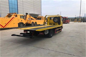 乌什非事故拖车