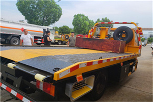 乌什附近拖车电话号码服务